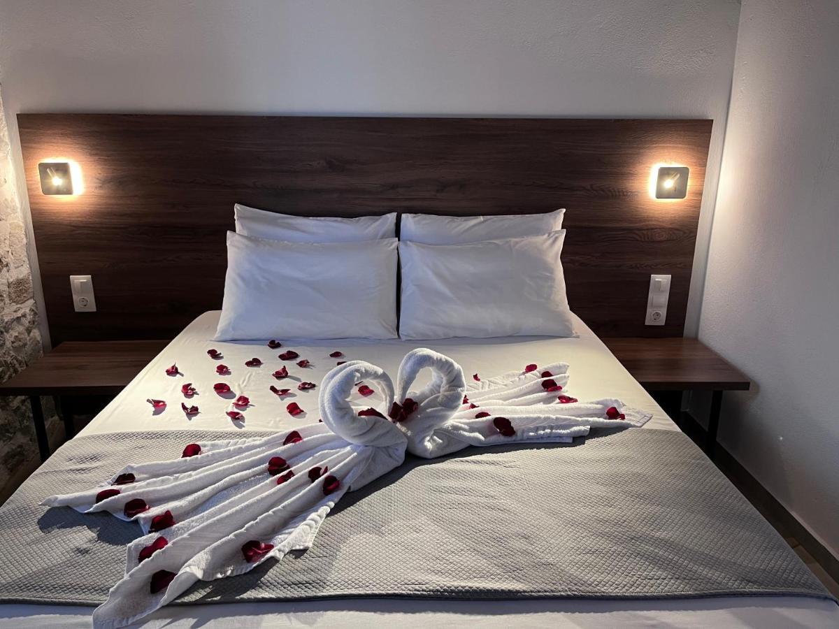 Double Bee Villa With Private Pool Agios Konstantinos  Ngoại thất bức ảnh